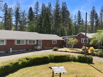 3301 Colonial Rd