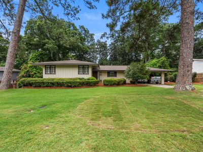 2822 Lynda Ln