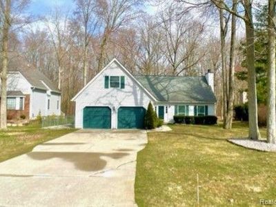 3686 E Surrey Ln