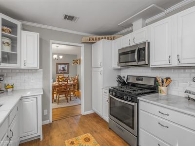 367 Leland Ave