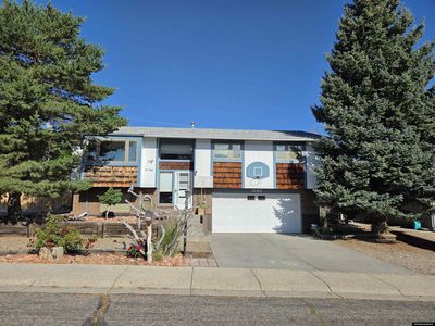 1080 Beaumont Dr