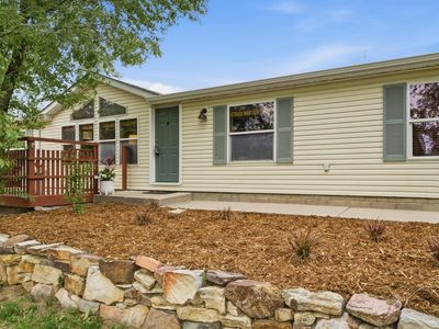 108 E Douglas Rd