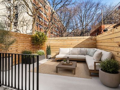 106 Graham Ave #1B