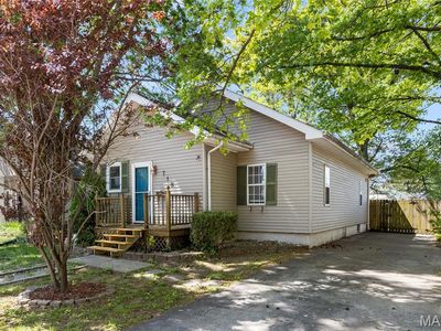 718 Condit St