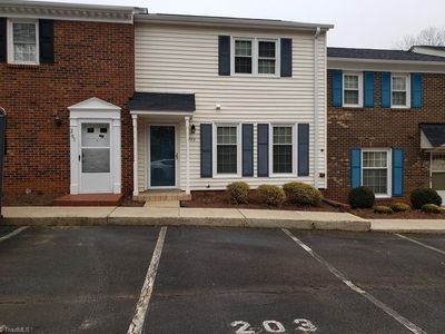 203 Charlestowne Cir