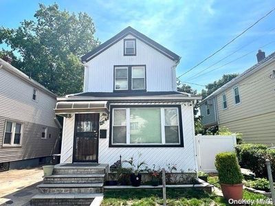 122-48 Grayson Street