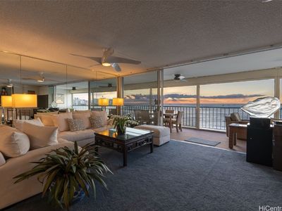 2877 Kalakaua Ave #503/504