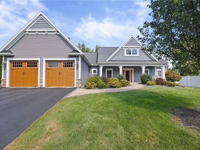 11 Montgomery Glen Dr