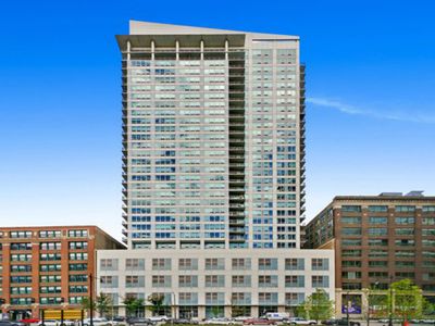 701 S Wells St APT 902