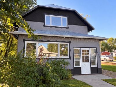 213 Main Ave S