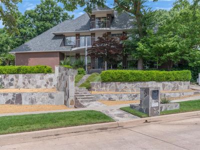 2015 Summit Cir