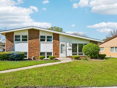 Property at 350 Carey Ct SE, Chicago Heights, IL
