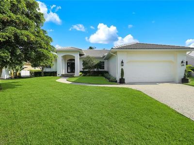 8748 S Lake CIR