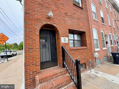 837 W 4th St
