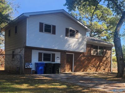 109 Edinburgh Dr