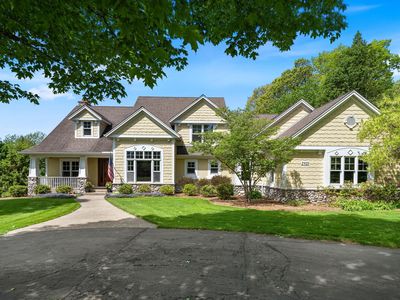 2405 Orchid Ct SE