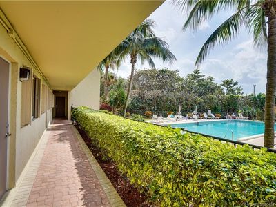 10310 S Ocean Dr APT 108