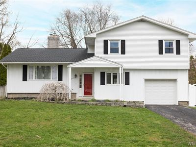 208 Trumbull Pkwy