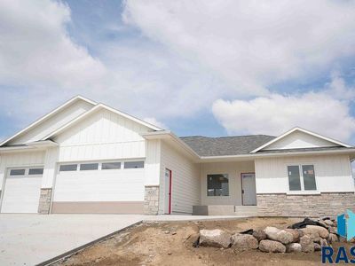 4221 N Interlachen Trl