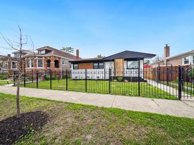 8812 S Marshfield Ave