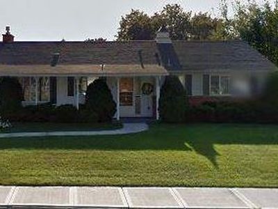 375 S Fanning Ave