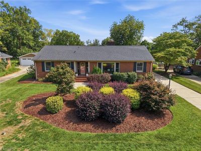 2807 Northampton Dr