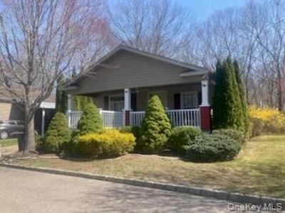 1661 Old Country Road #516