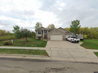 1306 Iris Ln NE