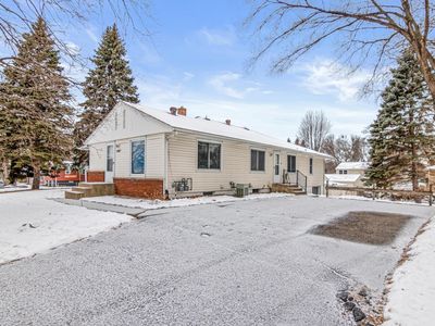 5045/5047 Sunnyside Rd