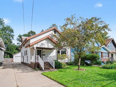 48 Mayfield Ave NE