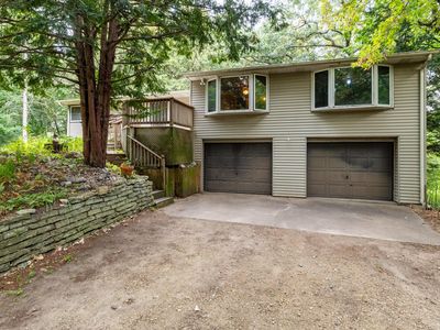 1045 McKnight Rd S