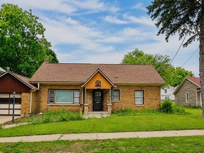 828 2nd Ave