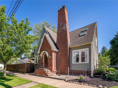 214 Roycroft Blvd