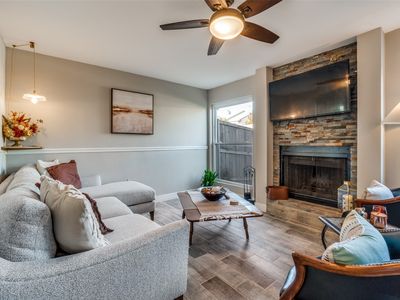 Property at 13109 Burninglog Ln, Dallas, TX