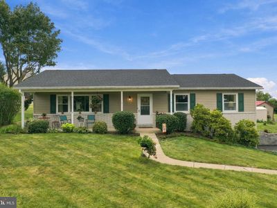4 Buckingham Dr
