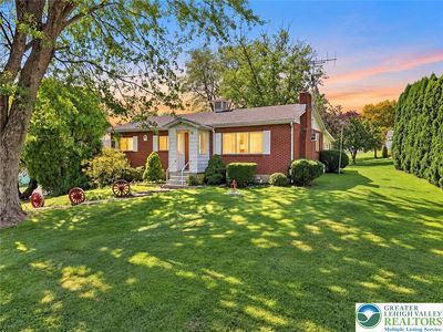 1235 Oakwood Dr