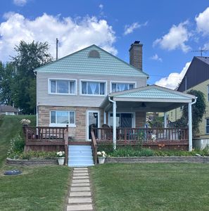 6109 Cole Dr