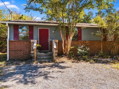 1004 Central Valley Ct