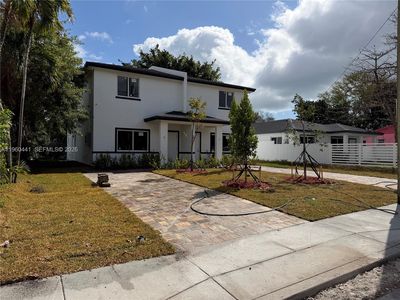 7823 NW 5th Ave