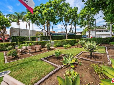 1111 N Crescent Heights Blvd