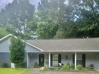 100 Nathan Hale Dr