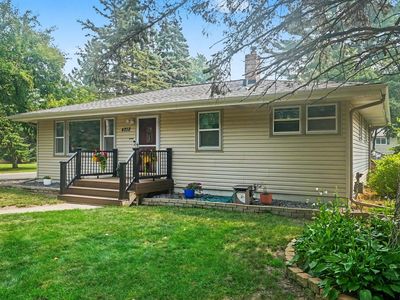 4858 Carolyn Ln