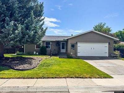 547 Glacier Cir