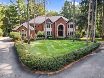 5479 River Ridge Dr