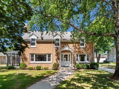 1212 Fairmont LANE