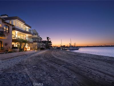 5517 E Ocean Blvd