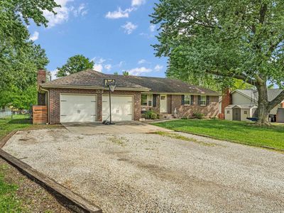 5018 NW Dawdy Dr