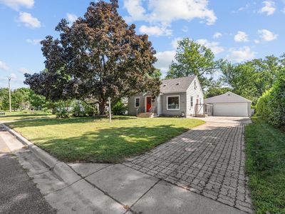 5248 Hampshire Ave N