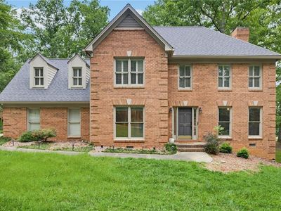 992 Lake Forest Ct