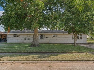 1106 Caroline Dr